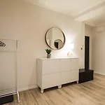 Flexihome Sk - Tolsteho - Free Parking On The Street - 2 Bedrooms