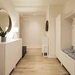 Flexihome Sk - Tolsteho - Free Parking On The Street - 2 Bedrooms * Kassa
