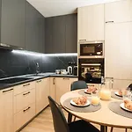 Flexihome Sk - Tolsteho - Free Parking On The Street - 2 Bedrooms كَشّا