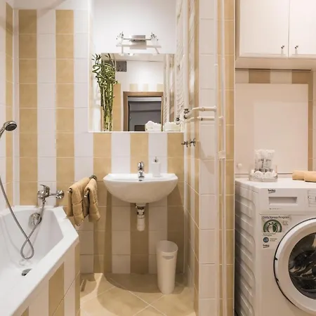 Flexihome Sk - Tolsteho - Free Parking On The Street - 2 Bedrooms Apartament