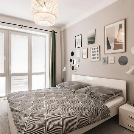 Flexihome Sk - Tolsteho - Free Parking On The Street - 2 Bedrooms Apartament Koszyce