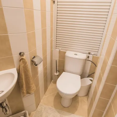 Flexihome Sk - Tolsteho - Free Parking On The Street - 2 Bedrooms *