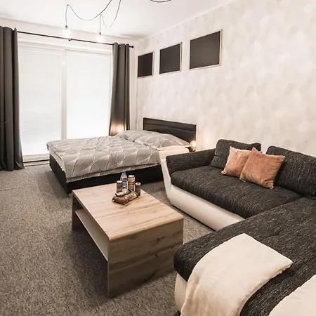 Flexihome Sk - Tolsteho - Free Parking On The Street - 2 Bedrooms Apartament