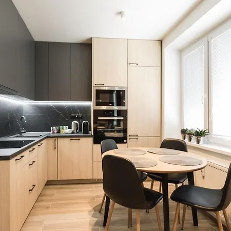 Flexihome Sk - Tolsteho - Free Parking On The Street - 2 Bedrooms