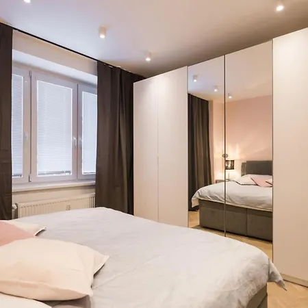 Flexihome Sk - Tolsteho - Free Parking On The Street - 2 Bedrooms Apartament Koszyce