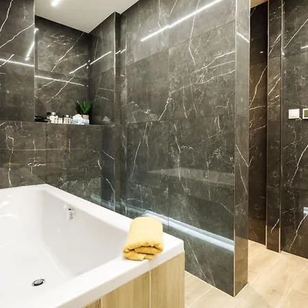 Apartament Flexihome Sk - Tolsteho - Free Parking On The Street - 2 Bedrooms