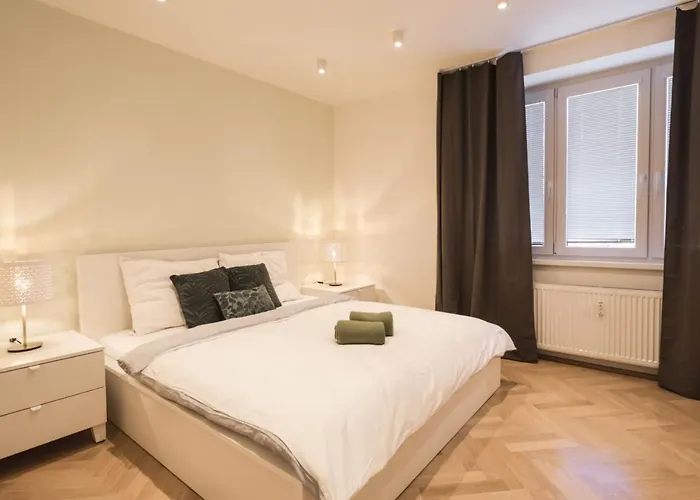 Flexihome Sk - Tolsteho - Free Parking On The Street - 2 Bedrooms *