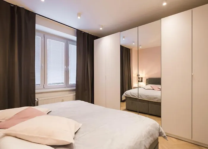 Flexihome Sk - Tolsteho - Free Parking On The Street - 2 Bedrooms 아파트 코시체