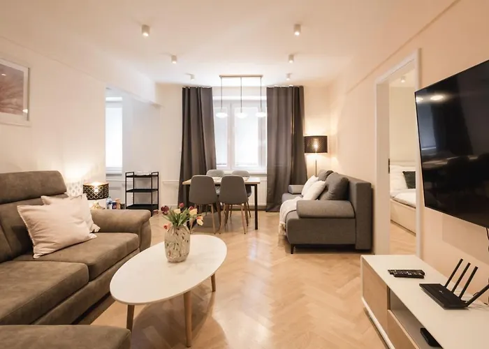 Apartmán Flexihome Sk - Tolsteho - Free Parking On The Street - 2 Bedrooms *